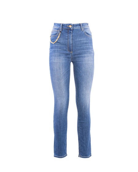 Shop ELISABETTA FRANCHI  Jeans: Elisabetta Franchi jeans skinny con catena.
Jeans skinny in cotone stretch. 
Modello alla caviglia con accessorio pendente in catena in metallo dorato.
Vita alta.
Etichetta fluo.
Bottoni e accessorio in metallo dorato.
Composizione: 86% Cotone 12% Poliestere 02% Elastane.
Fabbricato in Italia.. PJ20S36E2-104